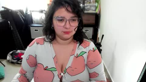 Snapshot of aikadreams chatting on 11-18-25, 12:53 Catalina online show from 11-18-25, 12:53