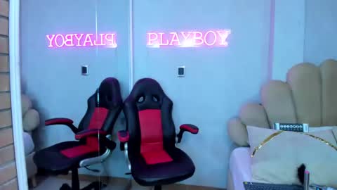 AikoLee online show from 02-23-25, 04:17