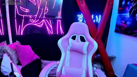 AikoLee online show from 03-09-25, 02:21