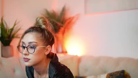 Snapshot of aileenaxa chatting on 10-04-25, 07:01 Aileen online show from 10-04-25, 07:01