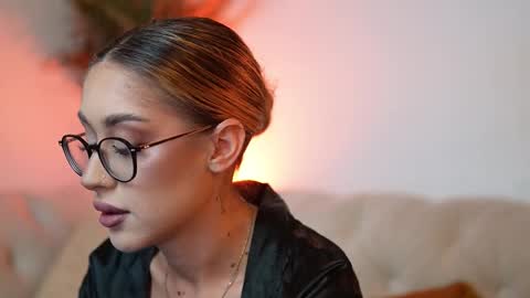 Snapshot of aileenaxa chatting on 10-22-25, 06:40 Aileen online show from 10-22-25, 06:40