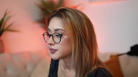 Snapshot of aileenaxa chatting on 10-23-25, 06:39 Aileen online show from 10-23-25, 06:39