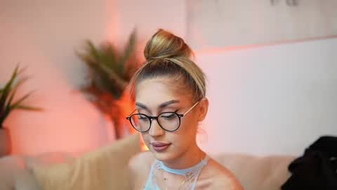 Snapshot of aileenaxa chatting on 10-28-25, 07:38 Aileen online show from 10-28-25, 07:38