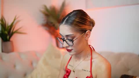 Snapshot of aileenaxa chatting on 11-11-25, 07:14 Aileen online show from 11-11-25, 07:14