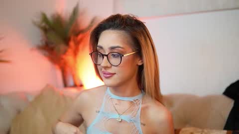  Aileen  online show from 11-23-25, 08:30