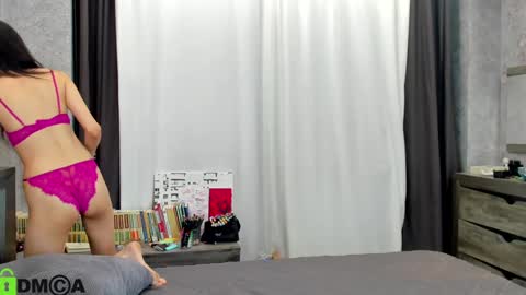 Snapshot of ailey_chao chatting on 12-05-24, 01:17 Ailey online show from 12-05-24, 01:17