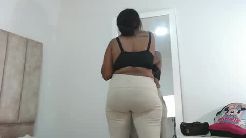 ailyndelosrios01 online show from 09-29-25, 01:49