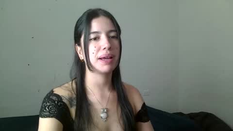 Snapshot of aine_ileana chatting on 04-22-26, 06:53 J online show from 04-22-26, 06:53