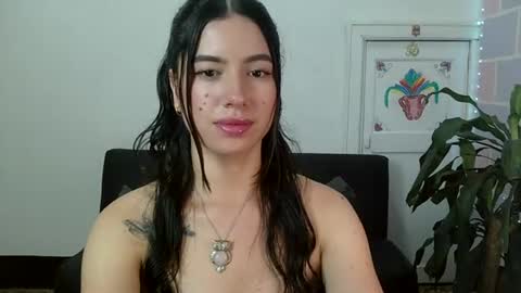 Snapshot of aine_ileana chatting on 07-09-26, 07:07 J online show from 07-09-26, 07:07