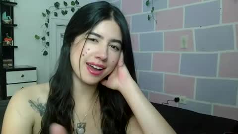 Snapshot of aine_ileana chatting on 07-30-26, 06:29 J online show from 07-30-26, 06:29