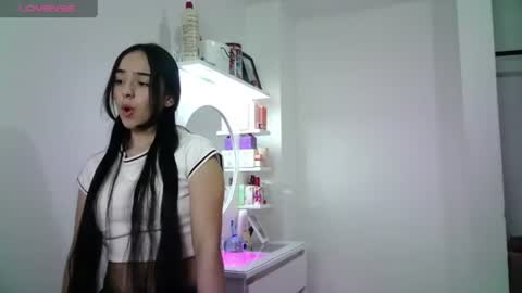 Snapshot of aineangeel chatting on 06-11-26, 12:43 AINE online show from 06-11-26, 12:43