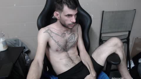 Snapshot of airbornx2n1 chatting on 12-24-24, 05:16 Leo Airborn Sir Daddy online show from 12-24-24, 05:16