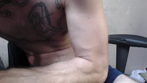 Snapshot of airbornx2n1 chatting on 02-02-25, 01:30 Leo Airborn Sir Daddy online show from 02-02-25, 01:30