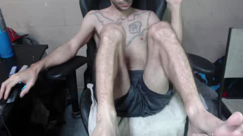 Snapshot of airbornx2n1 chatting on 02-08-25, 07:26 Leo Airborn Sir Daddy online show from 02-08-25, 07:26