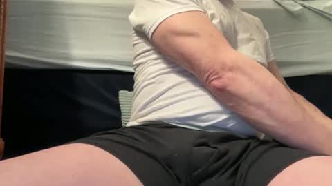 Snapshot of airier chatting on 02-11-26, 01:49 airier online show from 02-11-26, 01:49