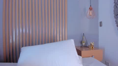 Aisha online show from 10-29-25, 08:32