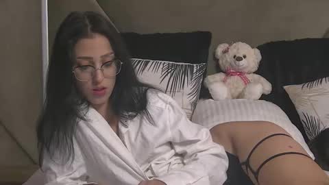 AishaHummer online show from 09-19-25, 05:02