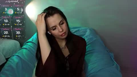 Aisha online show from 09-12-25, 03:23