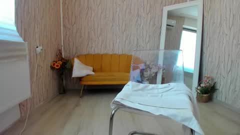 Snapshot of aisharouhi chatting on 02-14-25, 08:31 Aisha online show from 02-14-25, 08:31