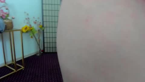 Snapshot of aisharouhi chatting on 11-05-25, 05:18 Aisha online show from 11-05-25, 05:18