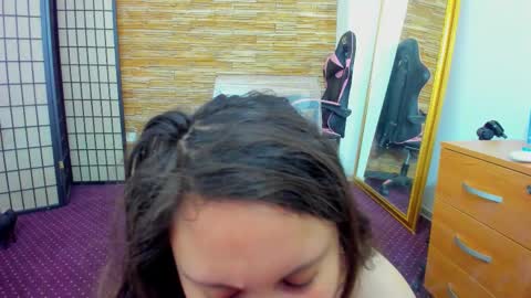 Aisha online show from 12-19-25, 06:20