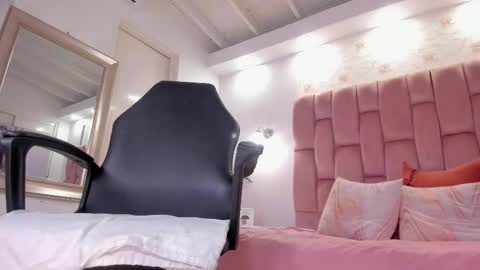 aisha online show from 10-14-25, 08:31