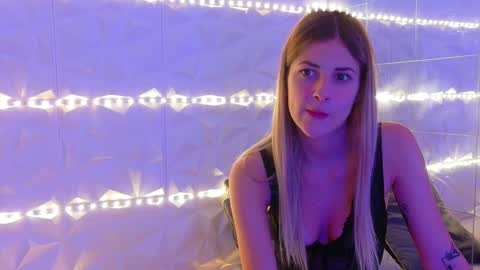 Aisha online show from 09-23-25, 04:59