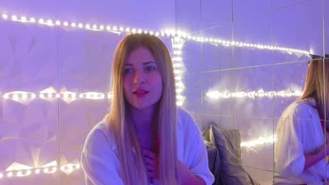 Aisha online show from 10-07-25, 05:04