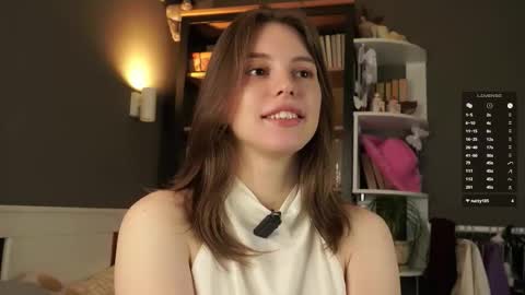 Snapshot of aislyfarran chatting on 02-11-26, 01:21 Aliza online show from 02-11-26, 01:21