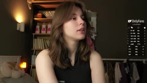 Snapshot of aislyfarran chatting on 02-18-26, 01:12 Aliza online show from 02-18-26, 01:12