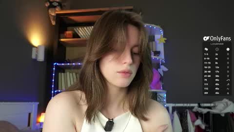 Snapshot of aislyfarran chatting on 02-22-26, 01:07 Aliza online show from 02-22-26, 01:07