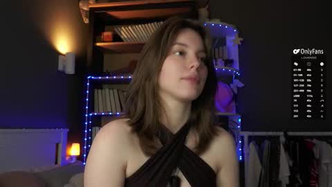 Snapshot of aislyfarran chatting on 02-24-26, 01:14 Aliza online show from 02-24-26, 01:14