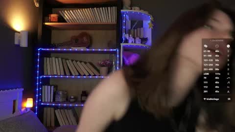 Snapshot of aislyfarran chatting on 03-01-26, 01:18 Aliza online show from 03-01-26, 01:18