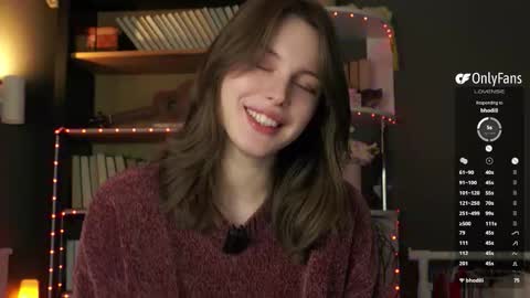 Snapshot of aislyfarran chatting on 03-12-26, 01:23 Aliza online show from 03-12-26, 01:23