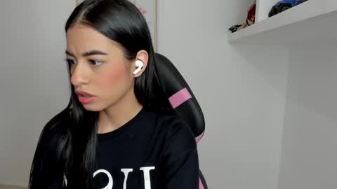 VALENTINA  independent online show from 02-13-25, 10:11