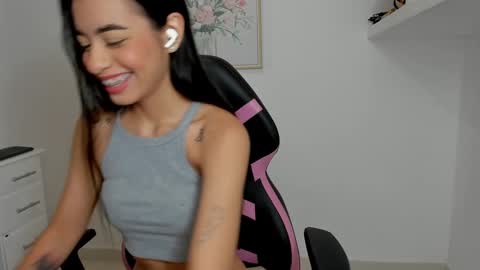 VALENTINA  independent online show from 02-15-25, 11:06