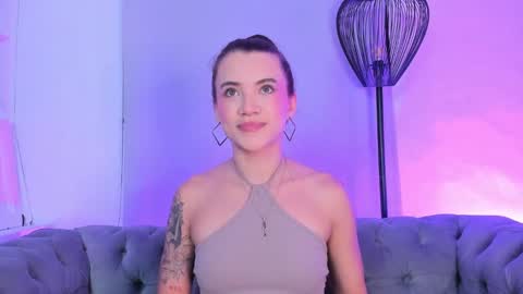 little aitana  online show from 10-08-25, 04:21