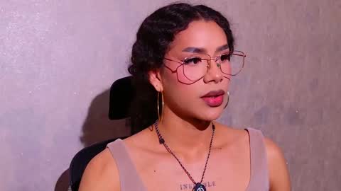 Queen Dumont   online show from 02-08-26, 07:17