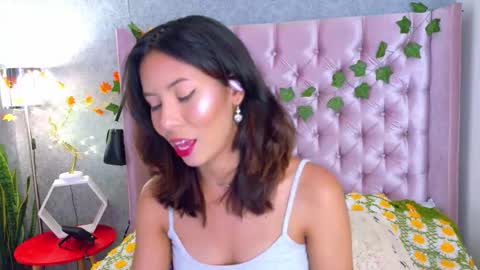 A K A N E  U W U online show from 11-20-25, 05:12