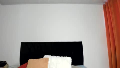 Snapshot of akanekihm chatting on 05-14-26, 11:06 MIRANDA online show from 05-14-26, 11:06