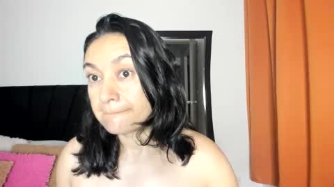 Snapshot of akanekihm chatting on 05-19-26, 09:15 MIRANDA online show from 05-19-26, 09:15