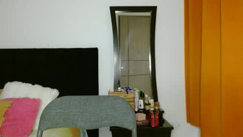 Snapshot of akanekihm chatting on 06-19-26, 09:13 MIRANDA online show from 06-19-26, 09:13