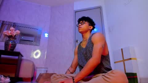 Snapshot of akazaboy chatting on 12-19-24, 04:34 akazaboy online show from 12-19-24, 04:34