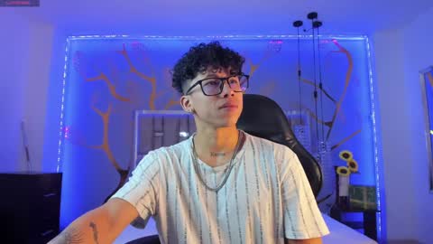 Snapshot of akazaboy chatting on 01-09-25, 04:19 akazaboy online show from 01-09-25, 04:19