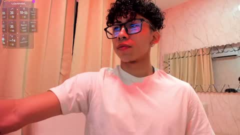 Snapshot of akazaboy chatting on 01-10-25, 04:12 akazaboy online show from 01-10-25, 04:12