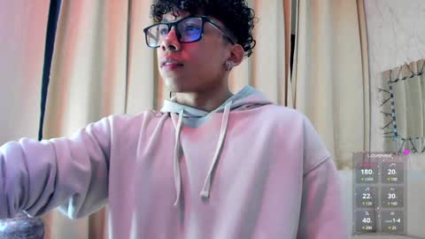 Snapshot of akazaboy chatting on 01-11-25, 04:16 akazaboy online show from 01-11-25, 04:16