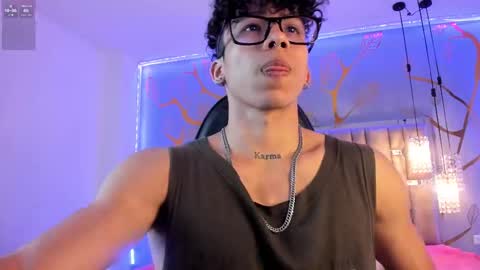 Snapshot of akazaboy chatting on 09-15-25, 08:09 akazaboy online show from 09-15-25, 08:09