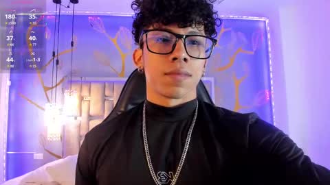 Snapshot of akazaboy chatting on 09-17-25, 09:27 akazaboy online show from 09-17-25, 09:27