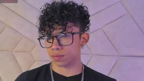 Snapshot of akazaboy chatting on 09-22-25, 04:25 akazaboy online show from 09-22-25, 04:25