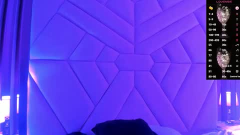 akazaboy online show from 11-30-25, 08:57